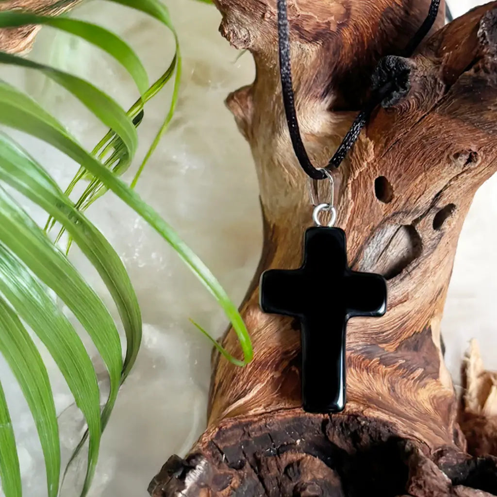 Obsidian Anhänger Kreuz – Schutz & Erdung