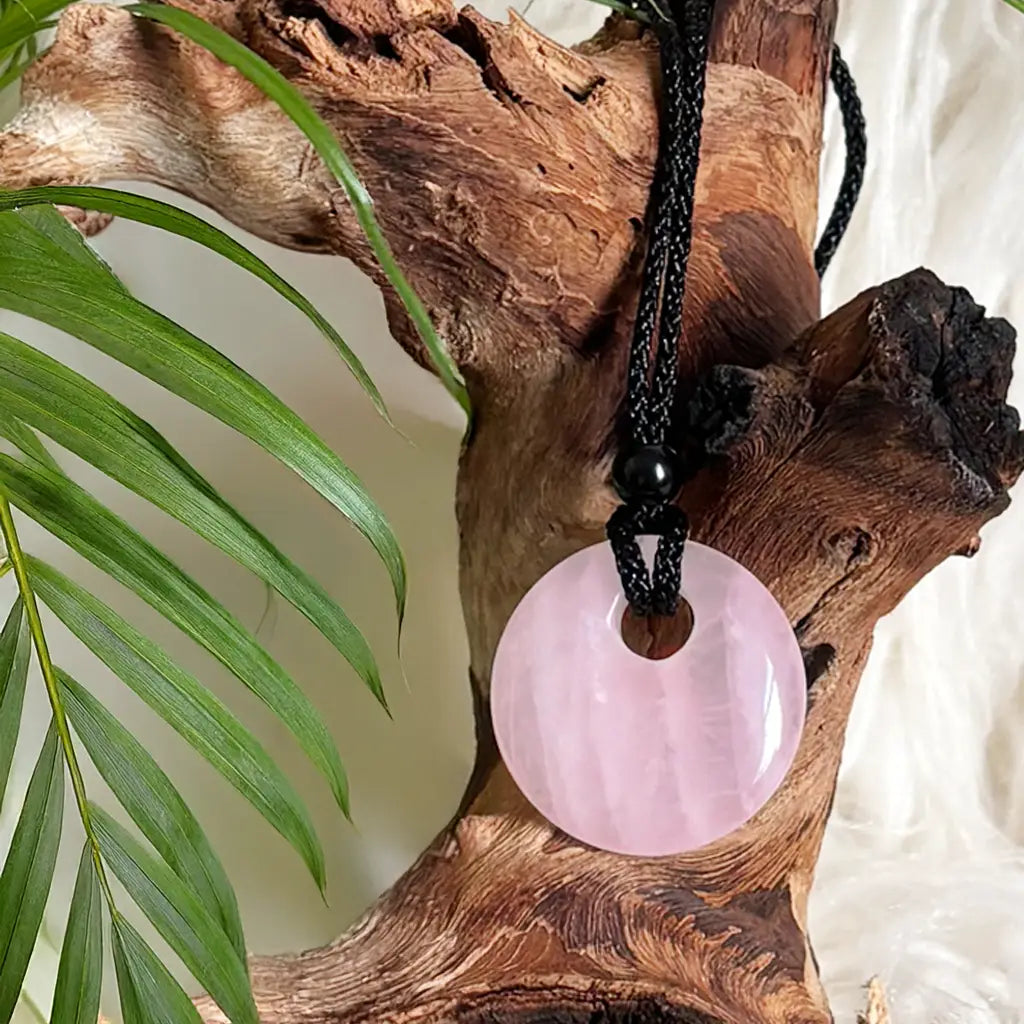 Rosenquarz Anhänger Donut – Harmonie & Zuneigung