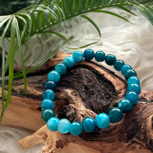 Apatit Armband mit runden, blauen Edelsteinperlen – stilvoller Apatit Schmuck für Klarheit, Selbstbewusstsein und innere Balance