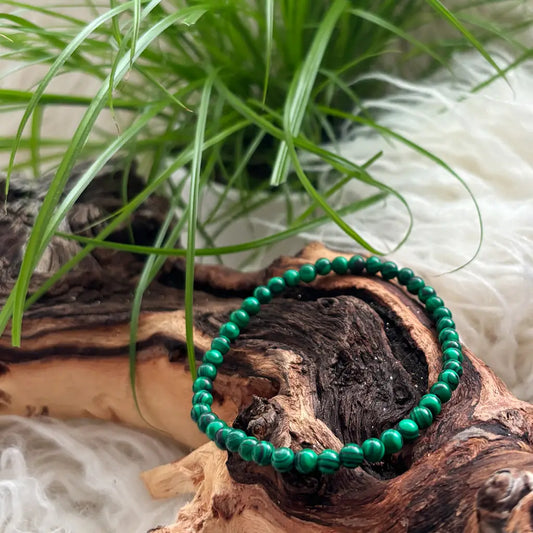 Elegantes Malachit Armband mit 4mm Kugelperlen – stilvoller Heilstein-Schmuck zur Stärkung von Herzchakra und innerer Balance